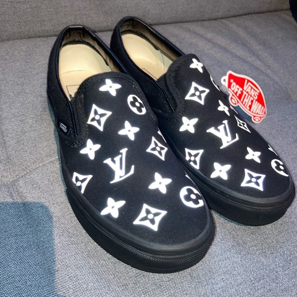 Reflective LV Custom Vans - Picture 2 of 6